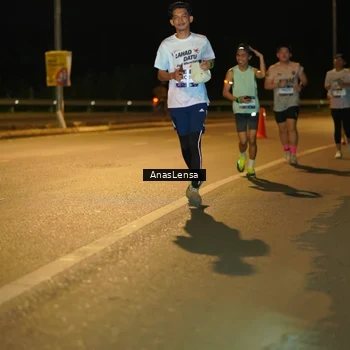 Runner Photo 7708820