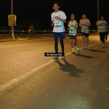 Runner Photo 7708821