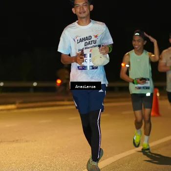 Runner Photo 7708824
