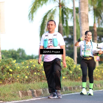 Runner Photo 7708891