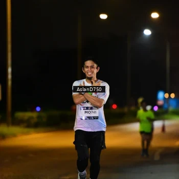 Runner Photo 7708924