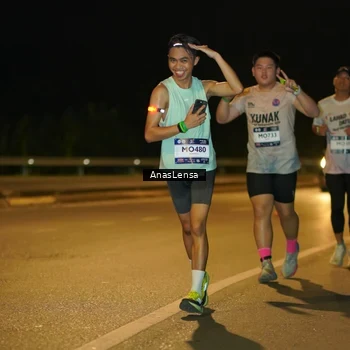 Runner Photo 7708939