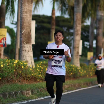 Runner Photo 7708960