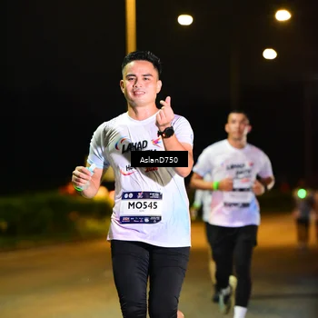Runner Photo 7708990