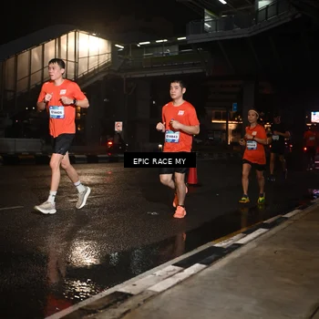 Runner Photo 7708991