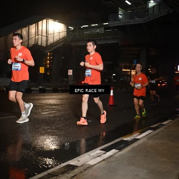 Runner Photo 7708996