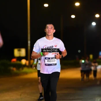 Runner Photo 7709002