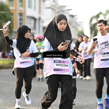 Runner Photo 7709003