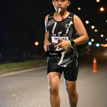 Runner Photo 7709010