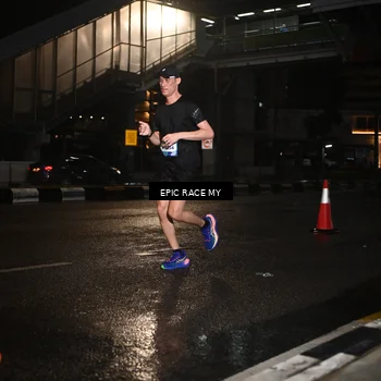 Runner Photo 7709022