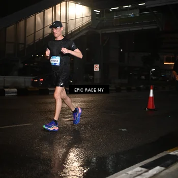 Runner Photo 7709030