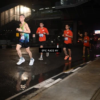 Runner Photo 7709033