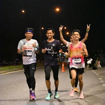 Runner Photo 7709035