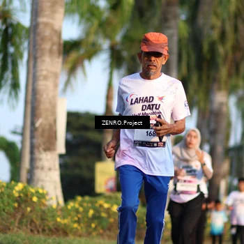 Runner Photo 7709039