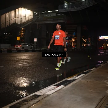 Runner Photo 7709075