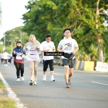 Runner Photo 7709077