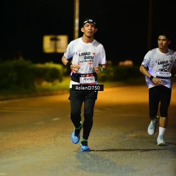 Runner Photo 7709079