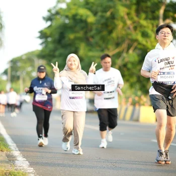 Runner Photo 7709085