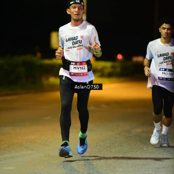 Runner Photo 7709089