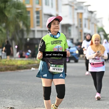 Runner Photo 7709096
