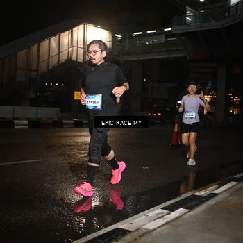 Runner Photo 7709098