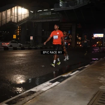 Runner Photo 7709100