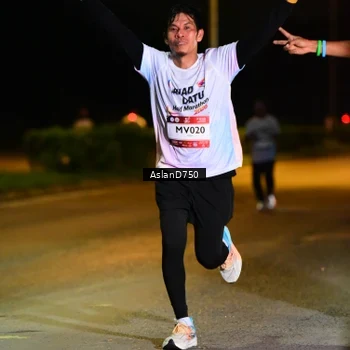Runner Photo 7709101