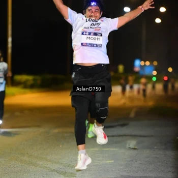 Runner Photo 7709105