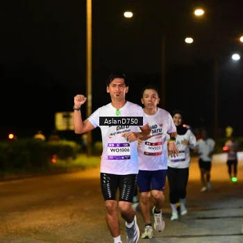 Runner Photo 7709111