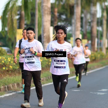 Runner Photo 7709158