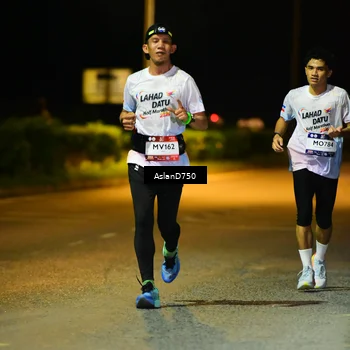 Runner Photo 7709176