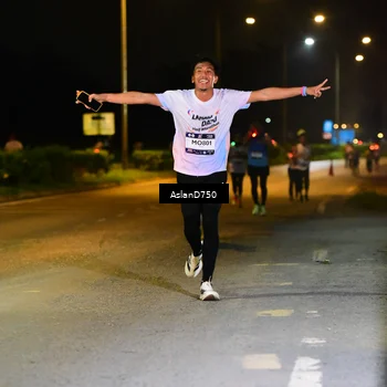 Runner Photo 7709177
