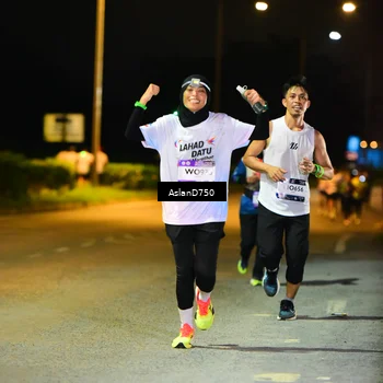 Runner Photo 7709210