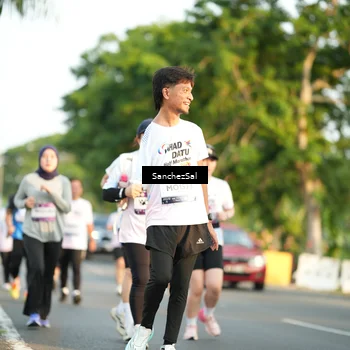 Runner Photo 7709213