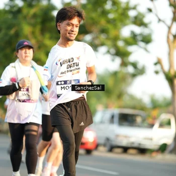 Runner Photo 7709247