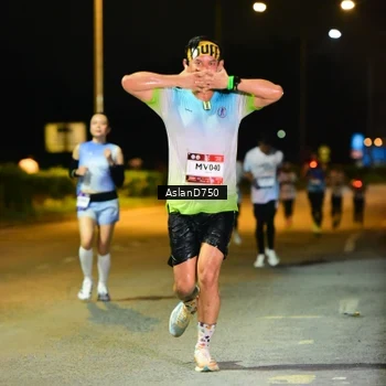 Runner Photo 7709253