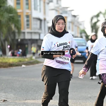 Runner Photo 7709264