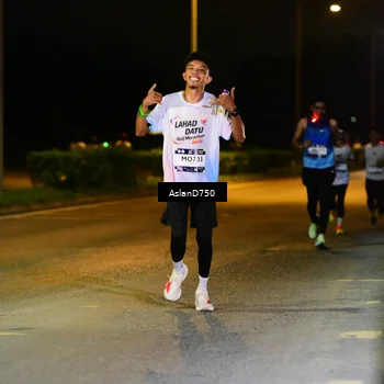 Runner Photo 7709298