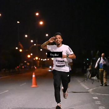 Runner Photo 7709375