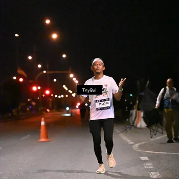 Runner Photo 7709376