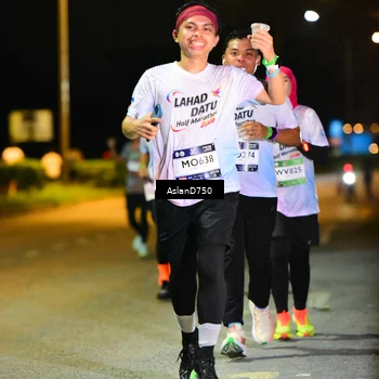 Runner Photo 7709395