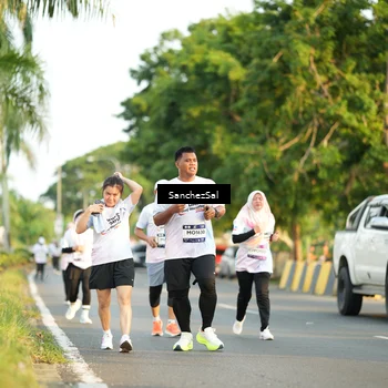 Runner Photo 7709399