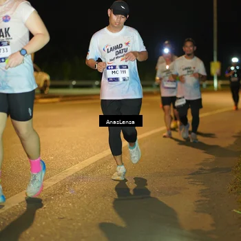Runner Photo 7709424
