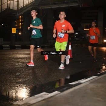 Runner Photo 7709595