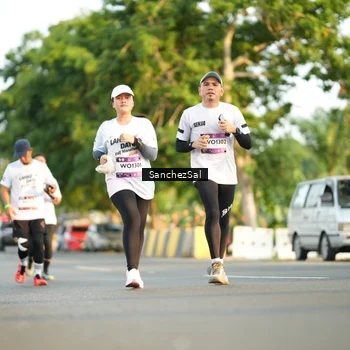 Runner Photo 7709679