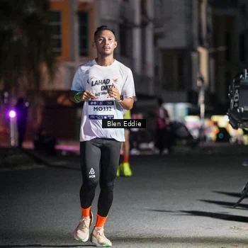 Runner Photo 7709702