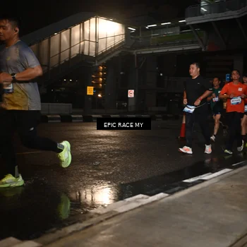 Runner Photo 7709756
