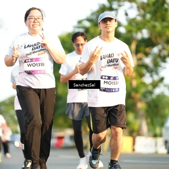 Runner Photo 7709789