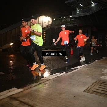 Runner Photo 7709794