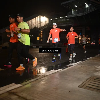 Runner Photo 7709808